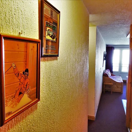 In Roc De Peclet By Piaunddirk Val Thorens