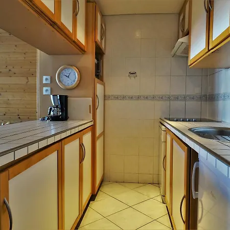 In Roc De Peclet By Piaunddirk Daire *