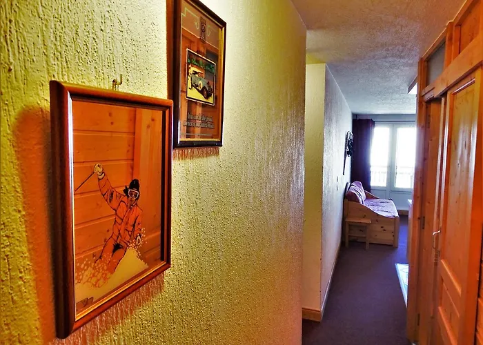 In Roc De Peclet By Piaunddirk Val Thorens